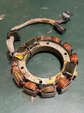 Charger l'image dans la galerie, 175 HP Johnson 0584981 STATOR 584981 oem Two Stroke ois electrical 105 150 hp 1991-2006
