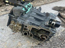 Cargar imagen en el visor de la galería, BF 25 30 hp 12010-ZV7-010ZA CYLINDER HEAD ASSY 12010-ZV7-010ZA 13310-ZV7-000 CRANKSHAFT 12000-ZV7-000ZA BLOCK 16700-ZW1-004 F
