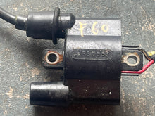 Cargar imagen en el visor de la galería, f 60 50 70 hp Yamaha 63P-82310-01-00 IGNITION COIL boot cord 6CJ-82340-00-00 2015 will work up to 150 with different cord
