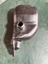 Cargar imagen en el visor de la galería, 150 200 225 Johnson Evinrude POWER TRIM RESERVOIR 0435341 0769504 Two Stroke some 60-250 hp compatibility
