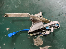 Load image into Gallery viewer, vf 90 hp Yamaha SHIFT LEVER ROD 6EK-44121-00-00 CONTROL BRACKET 6EK-44117-01-00 &amp; Sensor FOUR STROKE 2016-2024
