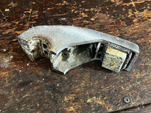 Cargar imagen en el visor de la galería, 50 40 hp Johnson Evinrude LOWER motor MOUNT COVER Port 332419 two stroke 1989
