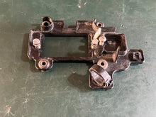 Cargar imagen en el visor de la galería, f 350 300 hp Yamaha 6AW-81952-00-00 power RELAY HOLDER bracket Four Stroke
