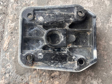 Load image into Gallery viewer, 90 - 225 hp Johnson Evinrude 37773 0338741 lower engine mount covers v4 v6 TWO STROKE 1993-2000 90-225 hp compatibility
