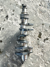 Charger l'image dans la galerie, 40 30 hp Mercury EFI CRANKSHAFT long 858507T04 four stroke 3 cylinder 2005
