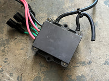 Cargar imagen en el visor de la galería, f 250 hp Yamaha VOLTAGE REGULATOR RECTIFIER 6P2-81960-03-00 6P2-02 6P2-02 6P2-81960-00-00 four stroke 2005 some compatibly 50
