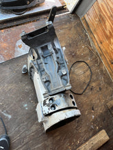 Load image into Gallery viewer, 140 125 120 hp Johnson Evinrude 20” MIDSECTION with EXHAUST HOUSING 0397861 ADAPTOR 0398694 SWIVEL BRACKET 0432708 STEERING A
