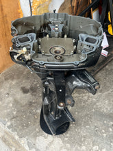 Cargar imagen en el visor de la galería, DF 225 200 hp Suzuki 25” DRIVESHAFT HOUSING MIDSECTION, ENGINE HOLDER 51111-93J03-0EP, STEERING ARM 43750-93J02-0EP  &amp; SWIVEL
