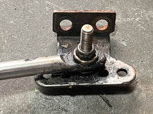 Charger l'image dans la galerie, 50 40 hp Tohatsu Nissan steering DRAG LINK &amp; HOOK PLATE 3C8848300 two stroke 2002-2010
