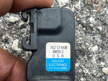 Cargar imagen en el visor de la galería, 225 250 hp Mercury 854445 16212460 map pressure sensor Two Stroke EFI

