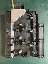 Charger l'image dans la galerie, f 225 Yamaha 69J-82316-00-00 IGNITION COIL BRACKET 90480-09M21-00 GROMMET 200 225 hp four stroke
