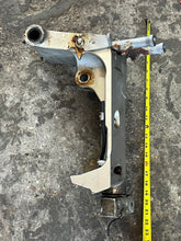 Charger l'image dans la galerie, BF 150 135 hp 50201-ZW1-040ZA SWIVEL CASE 1999-2007+ 50100-ZY6-000 steering arm mounting frame &amp; mount bracket four stroke
