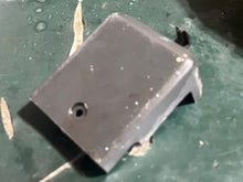 Cargar imagen en el visor de la galería, f 9.9 hp Yamaha electrical TERMINAL COVER 6G8-81916-00-00 four stroke 1989-1998 T9.9ELRT
