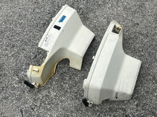 Charger l'image dans la galerie, 90 115 hp Johnson Evinrude side covers 433339 433338 Two Stroke 60 degree ois 0434645 0434646 1993-2000
