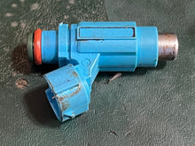 Cargar imagen en el visor de la galería, DF 225 250 200 hp Suzuki FUEL INJECTOR 15710-93J00 four stroke 2004-2020
