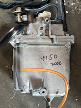 Cargar imagen en el visor de la galería, f 150 hp Yamaha VST 63P-14180-00-00 FLOAT CHAMBER &amp; 63P-13907-01-00 FUEL PUMP tested FOUR STROKE 2005 nla, super #s: 63P-1418
