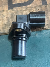 Charger l'image dans la galerie, DF 90 100 115 140 hp Suzuki CAM POSITIONING SENSOR CMP 33220-76G02 5031468  Evinrude 1999-2006 33220-76G01 33220-76G00 some d
