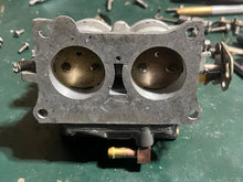 Load image into Gallery viewer, 150 hp Johnson Evinrude CARBURETOR SET 0389990 389991 389992 Two Stroke 1979 body# 324955, LINK PIN THROTTLE ARM 0387378, LIN

