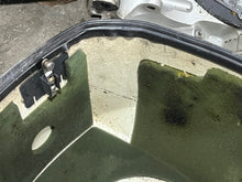 Load image into Gallery viewer, 115 90 hp Johnson Ocean Pro top cowl 0435094 two stroke - missing latch
