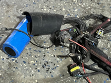 Load image into Gallery viewer, 115 130 hp Evinrude E-tec BASE &amp; Engine wiring HARNESS ASSEMBLY 0587004 two stroke 2010

