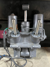 Cargar imagen en el visor de la galería, 90 70 60 hp Yamaha POWER TRIM &amp; TILT 6H1-43800-17-4D 6H1-17 two stroke 2003-2009
