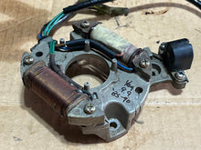 Charger l'image dans la galerie, 9.9 hp Yamaha 6G9-85560-F1-00 base assembly Two Stroke 1984-90 OEM
