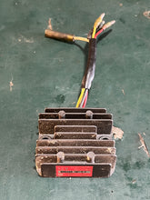 Charger l'image dans la galerie, DT 90- 225 hp Suzuki 32800-87D00 Voltage RECTIFIER &amp; REGULATOR two stroke 1986-2000
