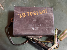 Cargar imagen en el visor de la galería, 90 80 hp Tohatsu Nissan CDI CONTROL UNIT 3B7061601 f8t11171 55100-95817 two stroke 3 cylinder carbureted 1996-2002
