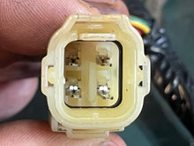 Cargar imagen en el visor de la galería, BF 50 40 hp Honda 32520-ZV5-821 REMOTE CONTROL CABLE harness NLA BAYS BAZS outboard four stroke 1997+

