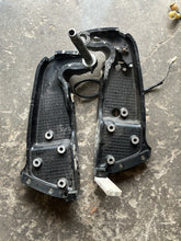 Cargar imagen en el visor de la galería, DF 200 250 hp Suzuki 41111-93J11-0EP CLAMP BRACKETS &amp; SHAFT four stroke
