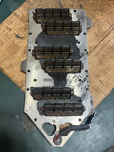 Cargar imagen en el visor de la galería, 200 hp Mercury DFI ADAPTOR PLATE KIT
855420A1 l, 6 - REED BLOCK 828623, 828558 1 - Encoder two stroke OPTIMAX 1997
