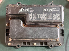 Charger l'image dans la galerie, VF 250 200 hp Yamaha FUSE BOX ASSY 6CB-82170-01-00 four stroke 4.2 Liter 2015 also 6CE-82170-00-00 f 225 250 300 hp 2010-2014
