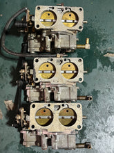 Cargar imagen en el visor de la galería, 175 hp Mercury CARBURETOR SET 9672A4 9672A5 9672A6 3308-9672-C two stroke V6
