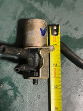 Cargar imagen en el visor de la galería, sold june2026——-135 150 175 200 hp Mercury XR2 FUEL ENRICHER VALVE Solenoid 42859A2 two stroke 1976-1999 may be compatible 90
