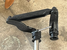 Load image into Gallery viewer, 175 150 135 115 hp Ficht Evinrude SHIFT LEVER ASSY 0439333 LEVER TO ARM LINK 0343118 0513134  NEUTRAL SWITCH BRACKET two stro

