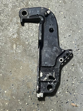 Cargar imagen en el visor de la galería, MFS 50 hp Tohatsu 3KYQ772111 CLAMP BRACKET right STARBOARD 2014-2022 Tohatsu 3KYQ772120 CLAMP BRACKET port 3AD621910 SWIVEL B
