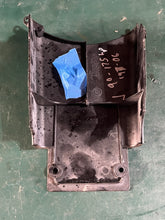 Charger l'image dans la galerie, 90 115 hp Johnson 0513818 COVER, Power pack to flywheel two stroke OIS 1997-2006
