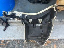 Cargar imagen en el visor de la galería, 150 hp Evinrude E-tec 351784 Port 5008263 starboard 351785 5008264 LOWER SIDE COVERS two stroke 2007

