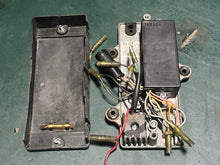 Charger l'image dans la galerie, 70 hp Yamaha CDI UNIT 6H3-85540-11-00 voltage regulator 6G1-81970-61-00 bracket 6H3-85542-00-94 cover 6H3-81916-00-00 Two Str
