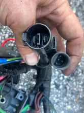 Load image into Gallery viewer, 140 120 125 hp Evinrude ENGINE CABLE ASSY 0583284 &amp; trim terminals junction box two stroke v4 looper 1988-1990
