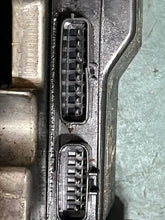 Load image into Gallery viewer, 150 - 250 hp Yamaha HPDI (2) 60V-8591B-00-00 INJECTOR DRIVER ASSY 60V-85542-00-94 BRACKET two stroke 2003-2011
