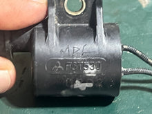 Cargar imagen en el visor de la galería, 150 -250 hp Yamaha 61A-85570-00-00 IGNITION COIL 76d OX66 f6t530 oem TESTED 8” cord with electrical bracket Two Stroke 1997-2
