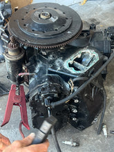 Cargar imagen en el visor de la galería, 140 hp Evinrude Johnson v4 Looper CYLINDER CRANKCASE ASSY 0432407 0437405 0438029 0438796 TWO STROKE powerhead 1989 good cold

