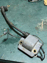Charger l'image dans la galerie, OEM 75 85 90 hp Yamaha Ignition coil 688-85570-11-00 cm61-26 1989-96 two stroke
