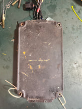 Charger l'image dans la galerie, 225 hp Yamaha CDI CONTROL UNIT 61A-85540-00-00 61A-00 two stroke 76 degree 1994-1995
