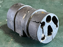 Cargar imagen en el visor de la galería, f 90 75 hp Yamaha bottom cowling GROMMET 68V-42725-00-00 four stroke 2003-2017 some compatibility 80 100 115 hp
