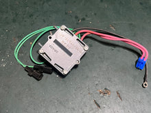 Charger l'image dans la galerie, 250 hp Yamaha 60V-81960-00-00 RECTIFIER &amp; REGULATOR ASSY Two Stroke 2003 outboard
