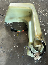 Charger l'image dans la galerie, 75 85 hp Suzuki 69110-95514 OIL TANK two stroke 69110-95513 69110-95512 69110-95511 69101-95500 oil cap 69201-95500 69200-955
