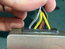 Charger l'image dans la galerie, 60 - 40 hp Mercury 893640T01 VOLTAGE REGULATOR 5-wire Four Stroke EFI oem 893640
