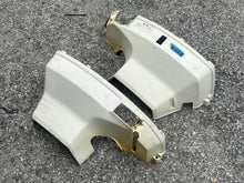 Charger l'image dans la galerie, 90 115 hp Johnson Evinrude side covers 433339 433338 Two Stroke 60 degree ois 0434645 0434646 1993-2000

